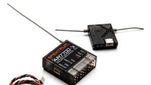 SPMAR7700.jpg. Spektrum Serial Receiver with PPM SRXL