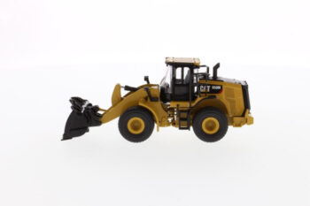 dm85692-3. 1/64 CAT 950M Wheel Loader