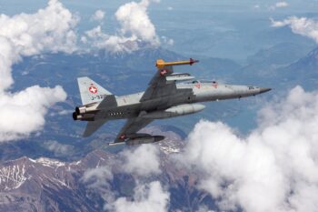 ITA1382_fotoLR.jpg. 1/72 F-5 F Tiger II Twin Seater