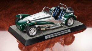 TAM10204_01.jpg. 1/12 Caterham Super 7 BDR