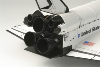 TAM60402_05.jpg. 1/100 Space Shuttle Atlantis